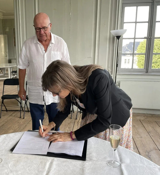 Lejekontrakten underskrives af borgmester Benedikte Kiær