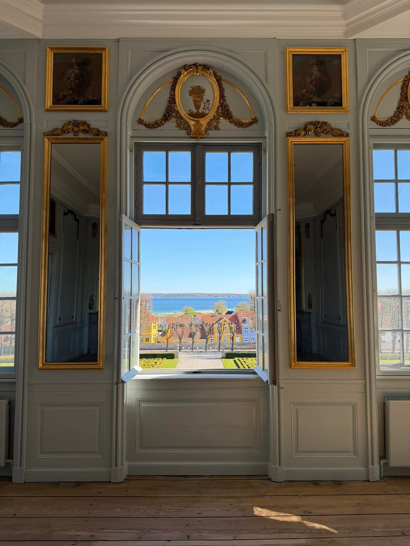 Guided tour – The town, the castle, and the hidden garden story Sunday, October 4, 2026