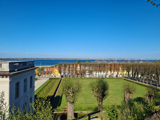 Guided tour – The town, the castle, and the hidden garden story Sunday, October 4, 2026