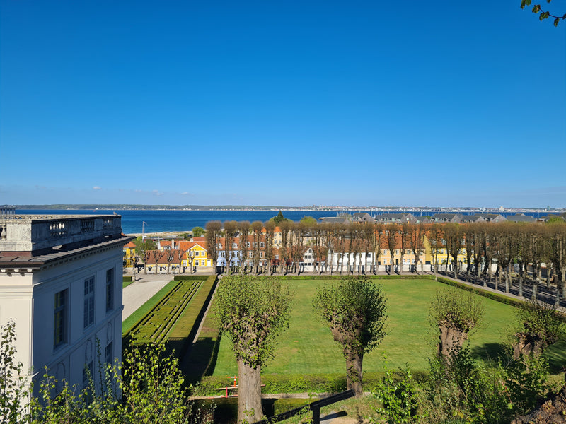 Guided tour – The town, the castle, and the hidden garden story Sunday, October 4, 2026